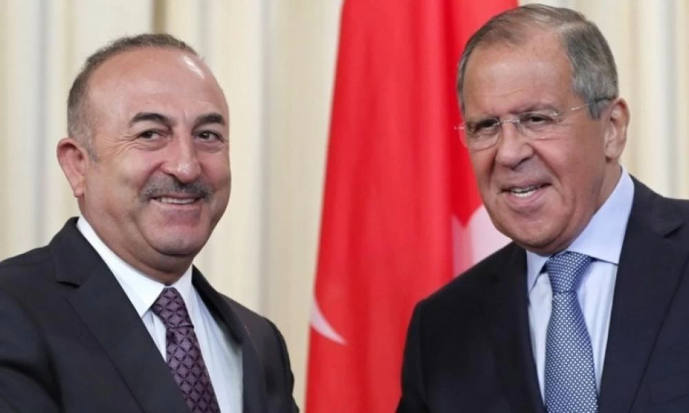 Λαβρόφ: "Ρωσία-Τουρκία θα συνεχίσουν να επεκτείνουν τη συνεργασία στον αμυντικό κλάδο"